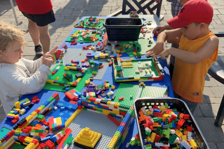 Build & Play Station