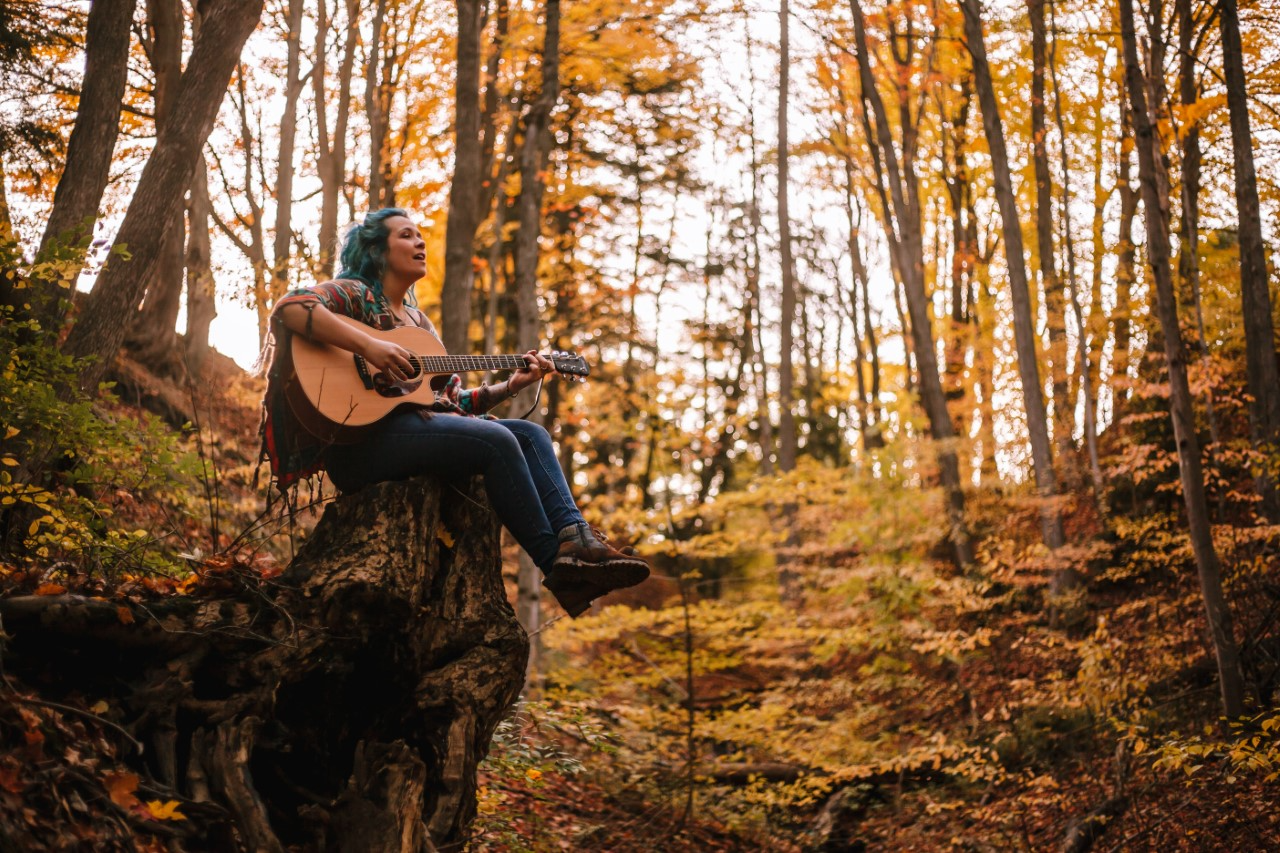 Campfire Sing-Along: Amber May